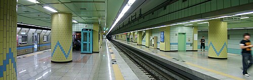 당역 종착 승강장(좌), 계양 방향 승강장(우)(국제업무지구역~동막역 구간 추가 개통·스크린도어 설치 전)